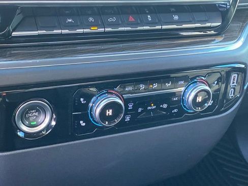 Used 2024 GMC Sierra 1500 Elevation image 13