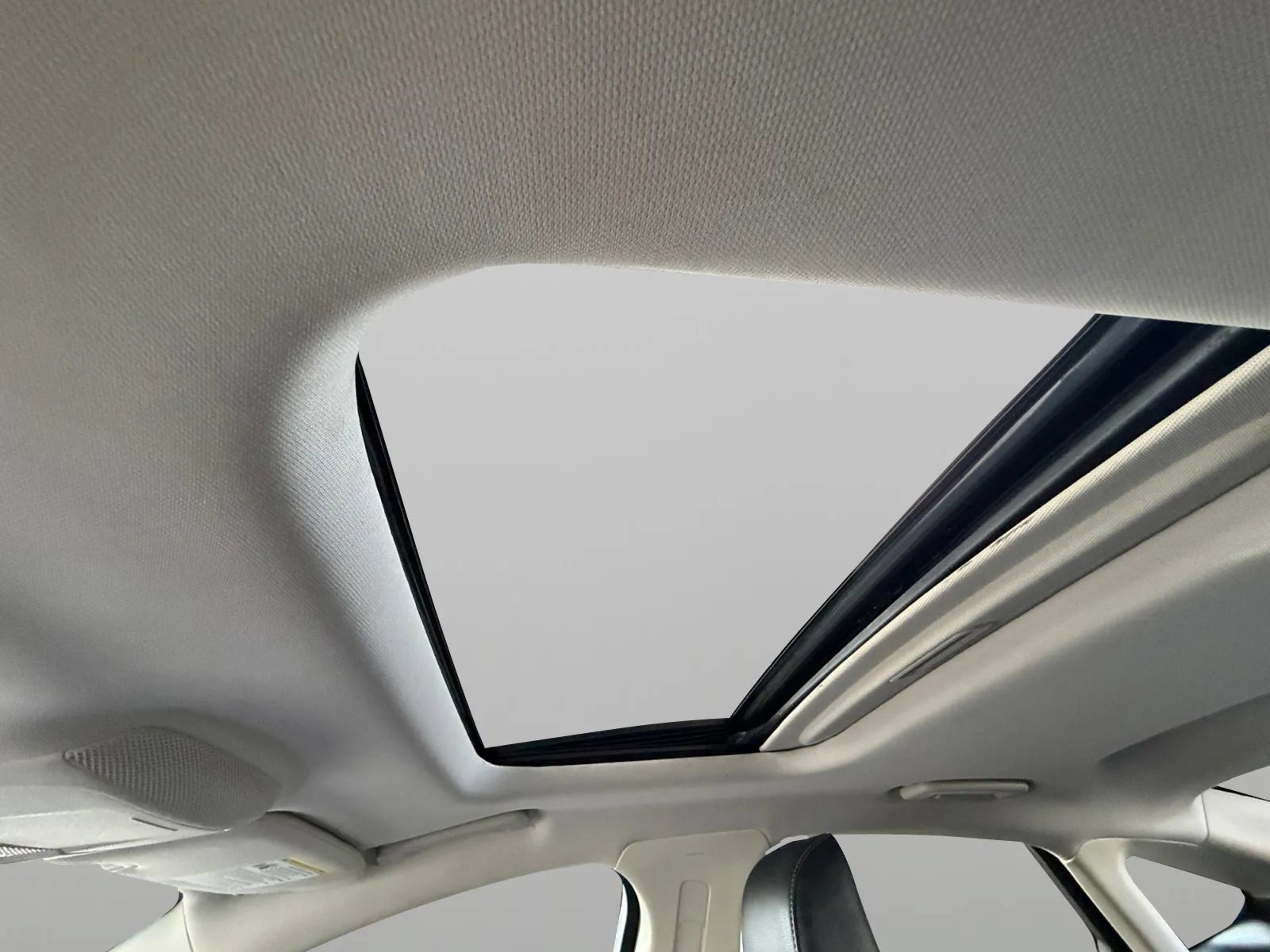 Used 2020 Ford Fusion SEL FWD image 35
