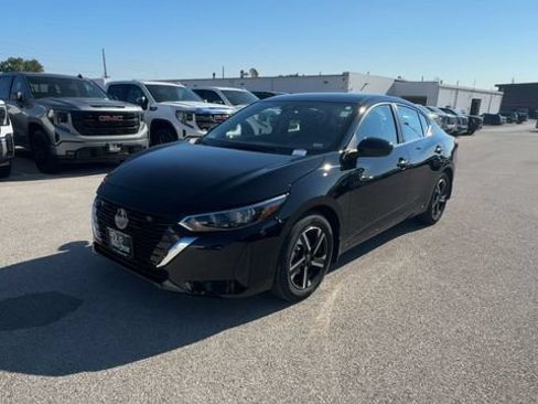 Used 2025 Nissan Sentra SV w/ All-Weather Package FWD image 5