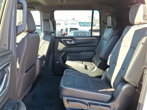 Certified 2023 Chevrolet Suburban Premier image 30