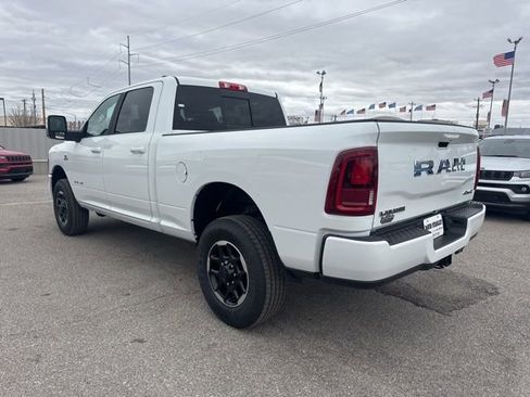 New 2026 RAM 2500 Laramie AWD/4WD image 4