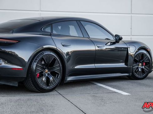 Used 2021 Porsche Taycan 4S w/ Premium Package image 55