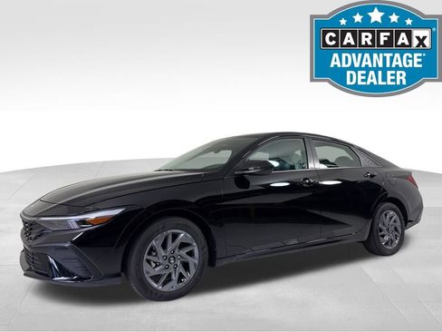 Used 2025 Hyundai Elantra Hybrid FWD image 1