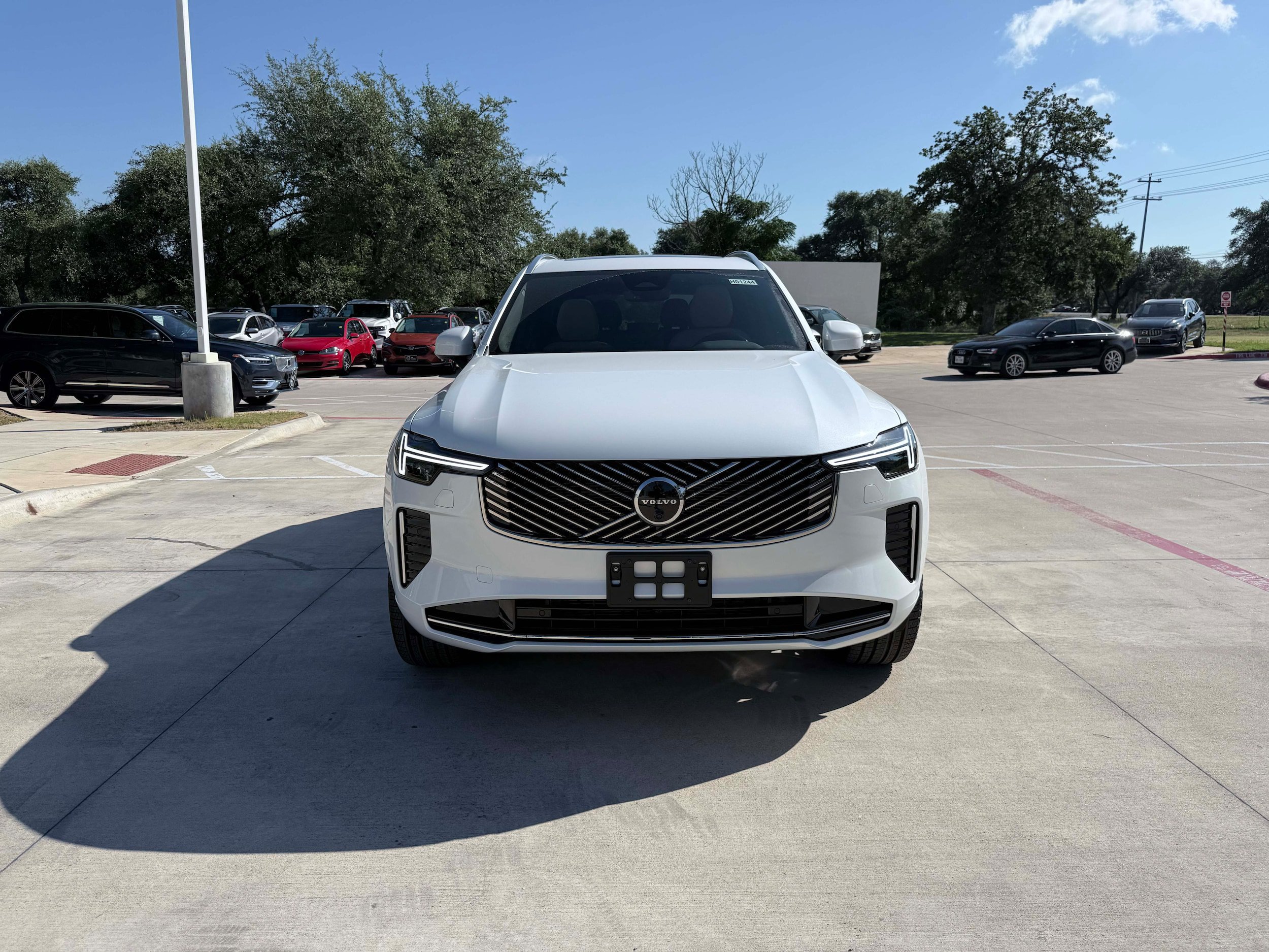New 2026 Volvo XC90 B6 Plus w/ Protection Package Premier AWD/4WD image 8