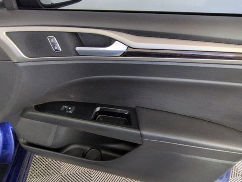 Used 2015 Ford Fusion SE w/ Equipment Group 202A image 28