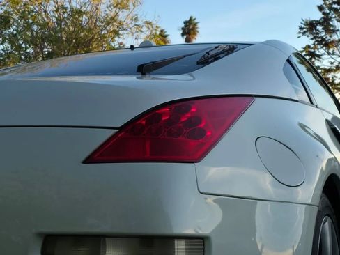 Used 2008 Nissan 350Z Touring image 11