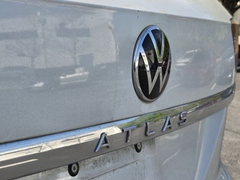 Used 2023 Volkswagen Atlas Cross Sport SE image 29
