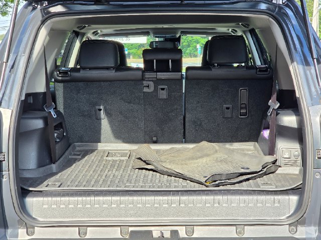 Used 2024 Toyota 4Runner SR5 Premium w/ Moonroof Package AWD/4WD image 17