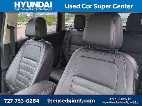 Used 2017 Ford Escape Titanium w/ Equipment Group 301A AWD/4WD image 7