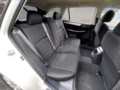 Used 2018 Subaru Outback 2.5i Premium image 23