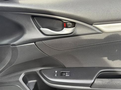 Used 2018 Honda Civic EX image 9