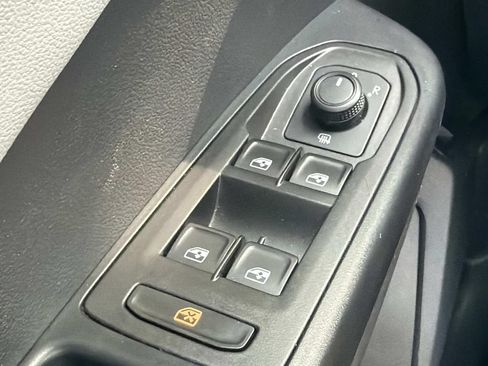 Used 2022 Volkswagen Taos SE AWD/4WD image 12