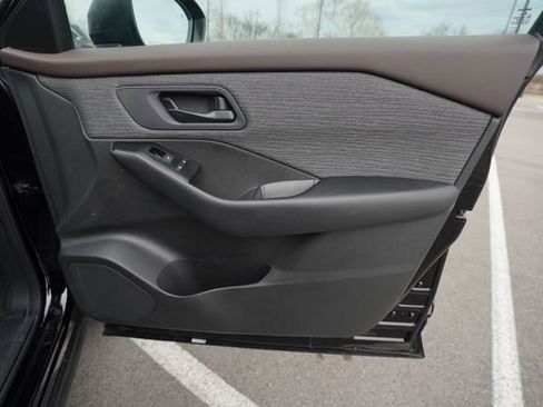 Used 2023 Nissan Rogue S image 52