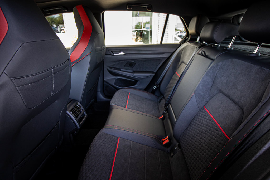 New 2026 Volkswagen GTI SE FWD image 29
