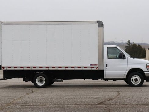 Used 2024 Ford E-450 and Econoline 450 Super Duty w/ Power Windows & Locks Group image 9