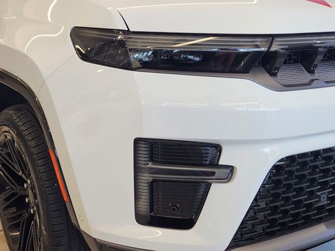 New 2026 Jeep Grand Wagoneer Limited image 6