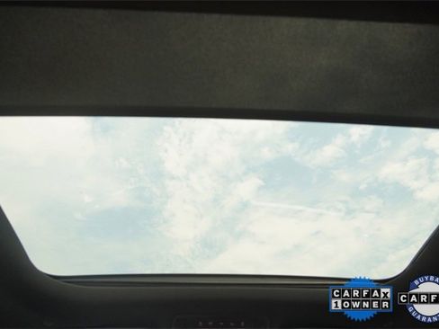 Used 2023 Mercedes-Benz GLB 35 AMG 4MATIC w/ Parking Assistance Package image 18