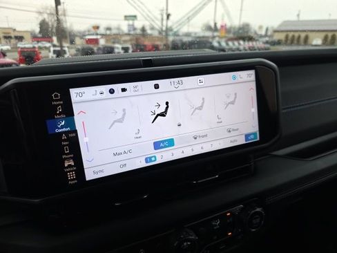 Used 2024 Jeep Wrangler Unlimited Rubicon 4xe w/ Capability Package image 28