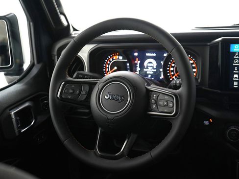 Used 2024 Jeep Wrangler Willys image 14