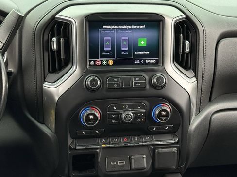Used 2020 Chevrolet Silverado 1500 LT w/ Fleet Comfort Package AWD/4WD image 10