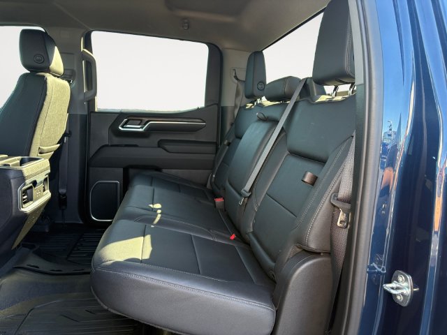 Used 2023 GMC Sierra 1500 SLT AWD/4WD image 13