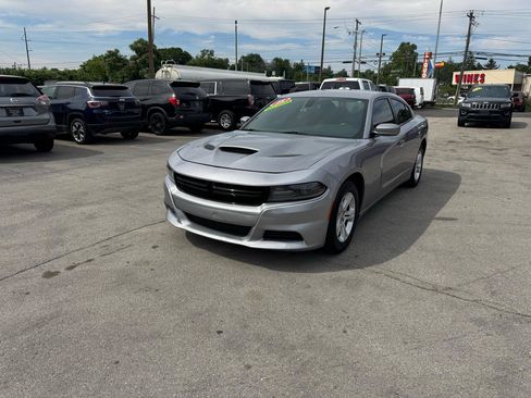Used 2018 Dodge Charger SXT RWD image 7