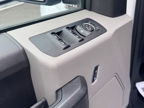 Used 2017 Ford F150 XL w/ Equipment Group 101A Mid image 10