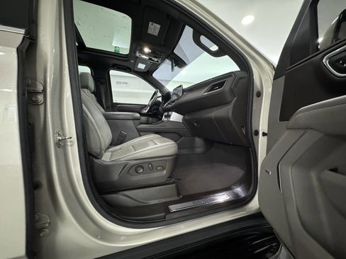 Used 2021 GMC Yukon XL SLT w/ Rear Media and Nav Package image 35