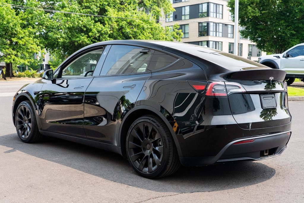 Used 2023 Tesla Model Y Long Range AWD/4WD image 4