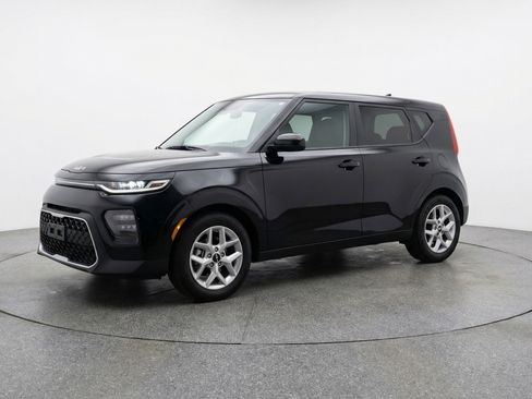 Used 2025 Kia Soul LX w/ LX Technology Package FWD image 3