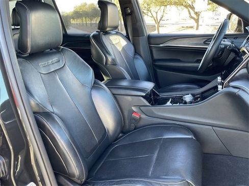 Used 2021 Jeep Grand Cherokee L Overland w/ Luxury Tech Group IV image 28