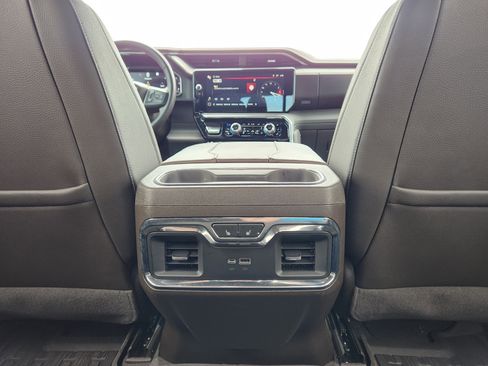 Used 2023 GMC Sierra 1500 Denali AWD/4WD image 13