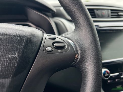 Used 2022 Nissan Murano S image 17