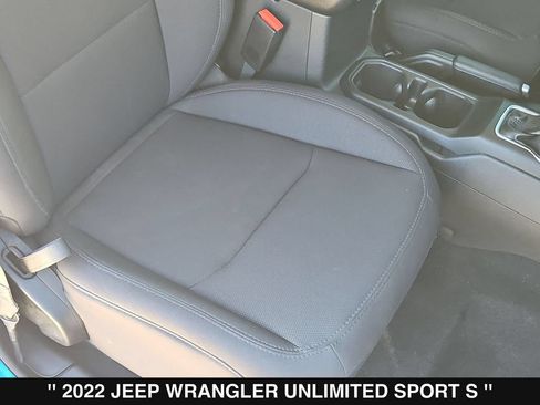 Used 2022 Jeep Wrangler Unlimited Sport AWD/4WD image 33