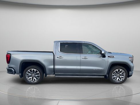 Used 2023 GMC Sierra 1500 Denali w/ Denali Reserve Package AWD/4WD image 12