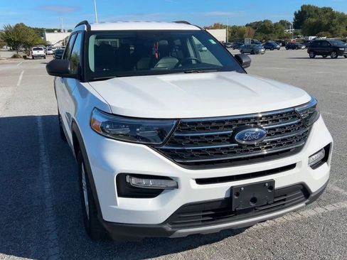Used 2022 Ford Explorer XLT w/ Equipment Group 202A image 18