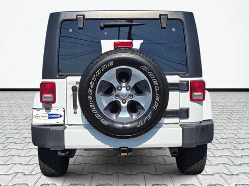 Used 2016 Jeep Wrangler Unlimited Sahara w/ Max Tow Package AWD/4WD image 7