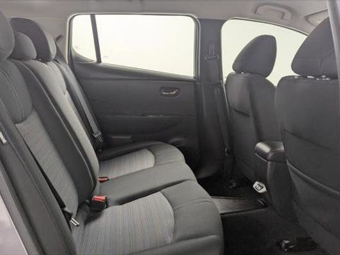 Used 2022 Nissan Leaf S FWD image 17