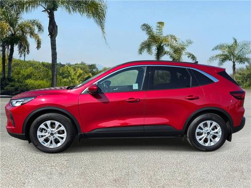 Used 2023 Ford Escape Active w/ Tech Pack #2 image 2