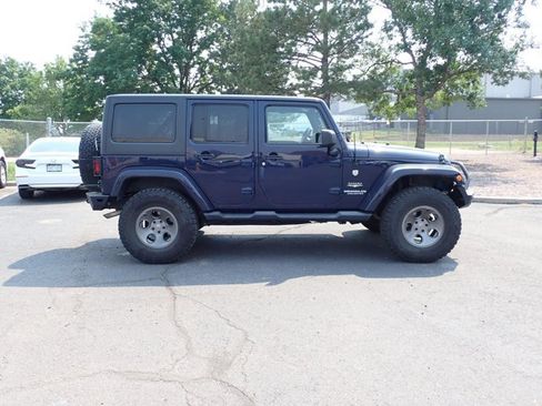 Used 2013 Jeep Wrangler Unlimited Sahara w/ Connectivity Group AWD/4WD image 14