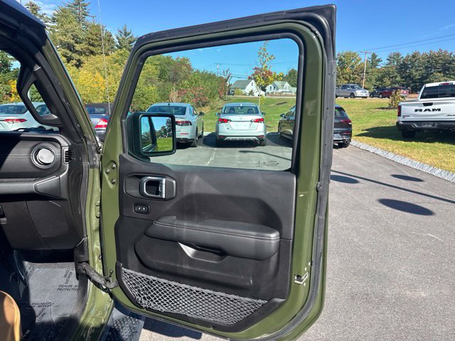 Used 2022 Jeep Wrangler Unlimited Sahara w/ Cold Weather Group AWD/4WD image 11