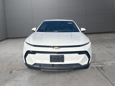 New 2026 Chevrolet Equinox EV LT w/ Comfort Package image 2