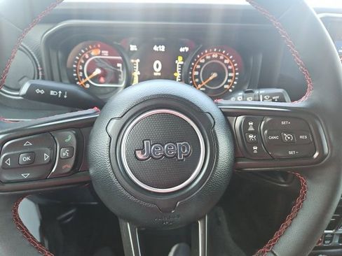 Used 2024 Jeep Wrangler Unlimited Rubicon w/ Convenience Group image 17