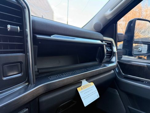 Used 2023 Ford F250 Lariat w/ Chrome Package AWD/4WD image 44
