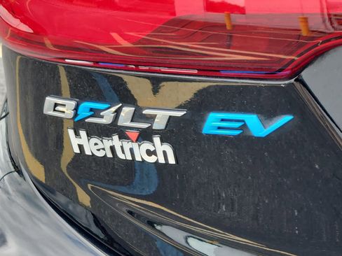 Used 2021 Chevrolet Bolt Premier w/ Infotainment Package image 19