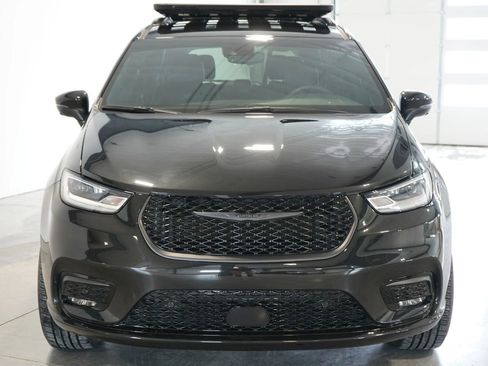 Used 2023 Chrysler Pacifica Touring-L w/ Uconnect Theater Family Group AWD/4WD image 7