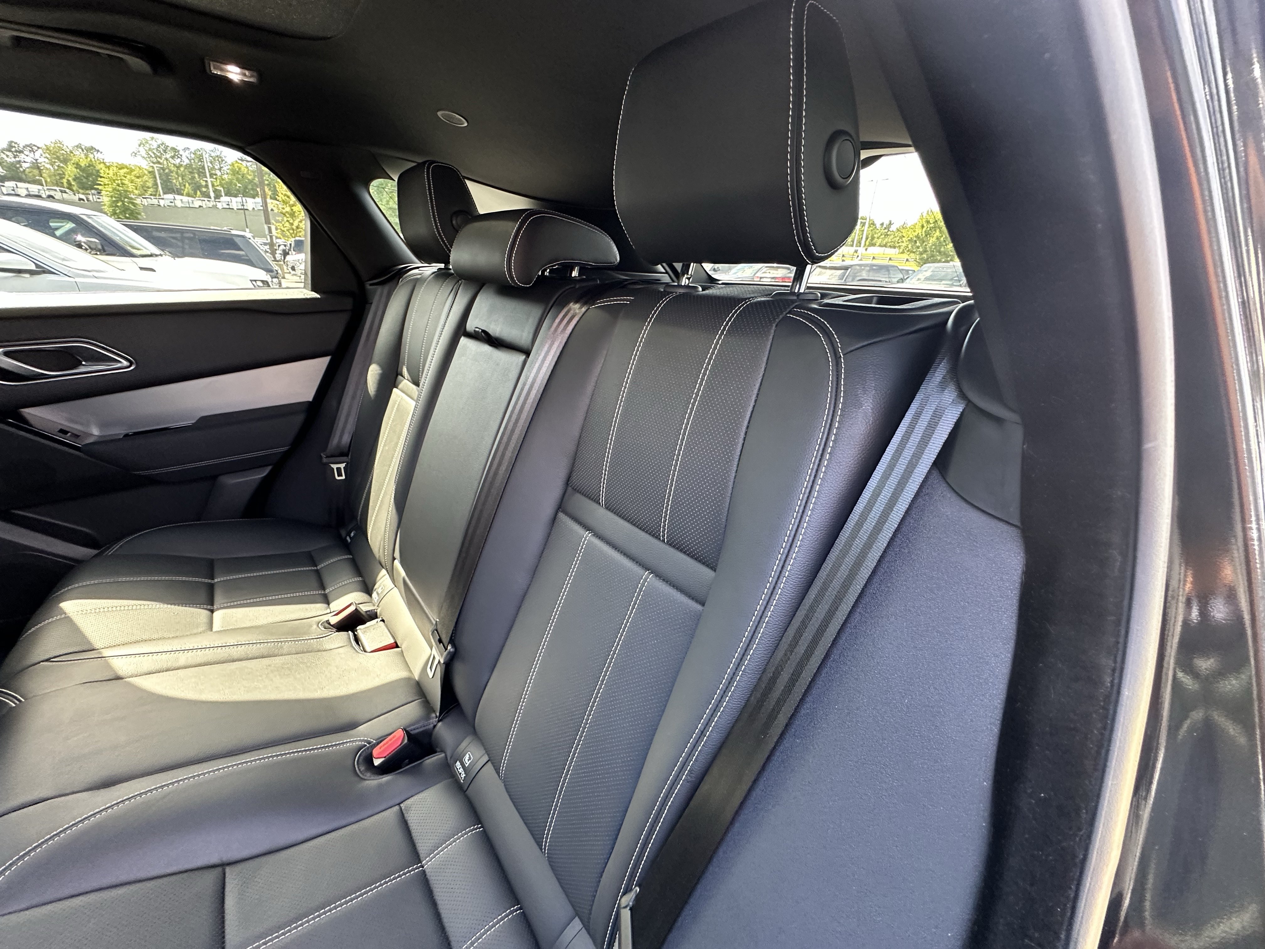 Certified 2023 Land Rover Range Rover Velar R-Dynamic S AWD/4WD image 31