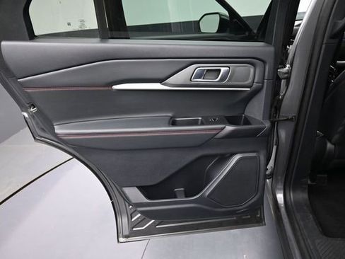 Used 2025 Ford Explorer ST-Line w/ ST-Line Street Pack AWD/4WD image 28