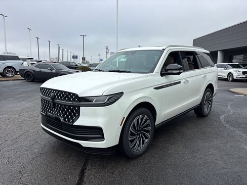 New 2026 Lincoln Navigator Black Label AWD/4WD image 3