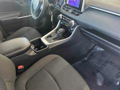 Used 2025 Toyota RAV4 LE AWD/4WD image 19